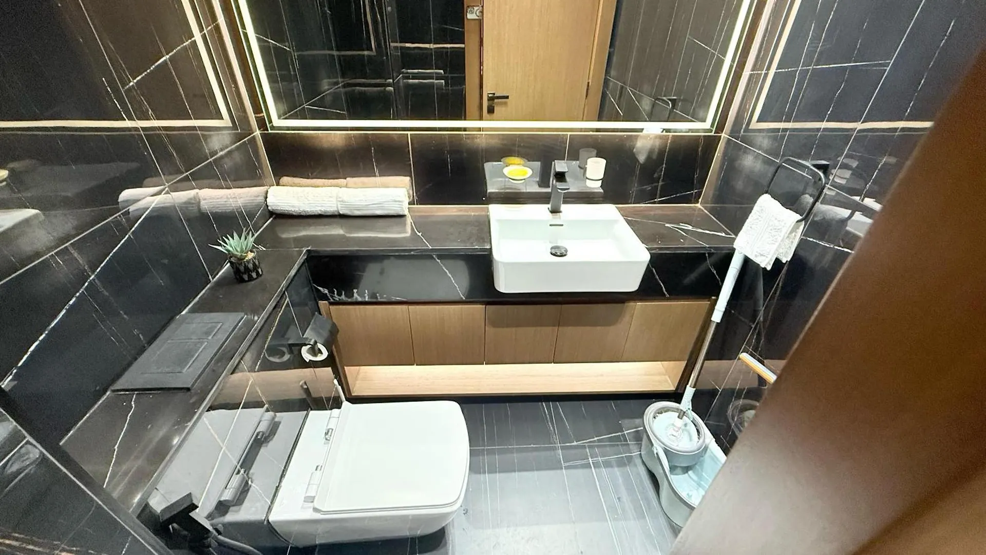 1 Bhk With Panoramic View Apartment Dubai