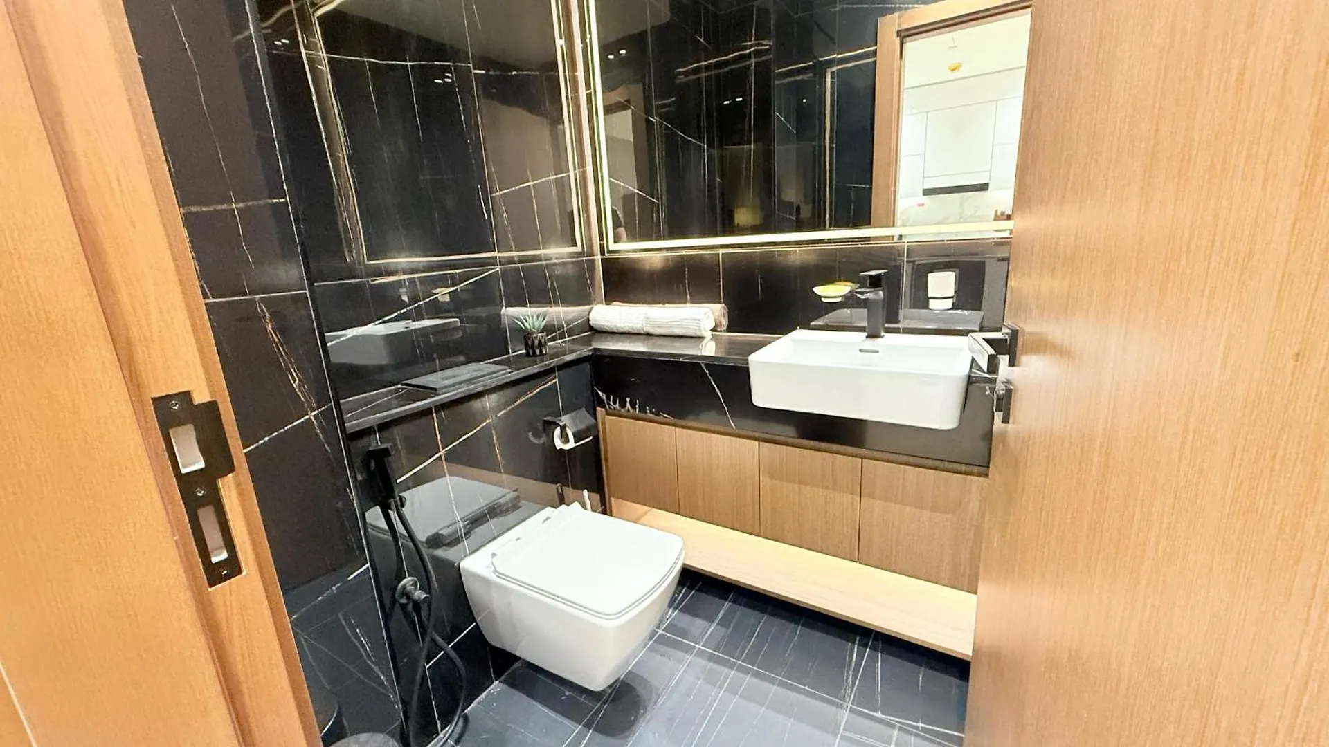 1 Bhk With Panoramic View Apartment Dubai